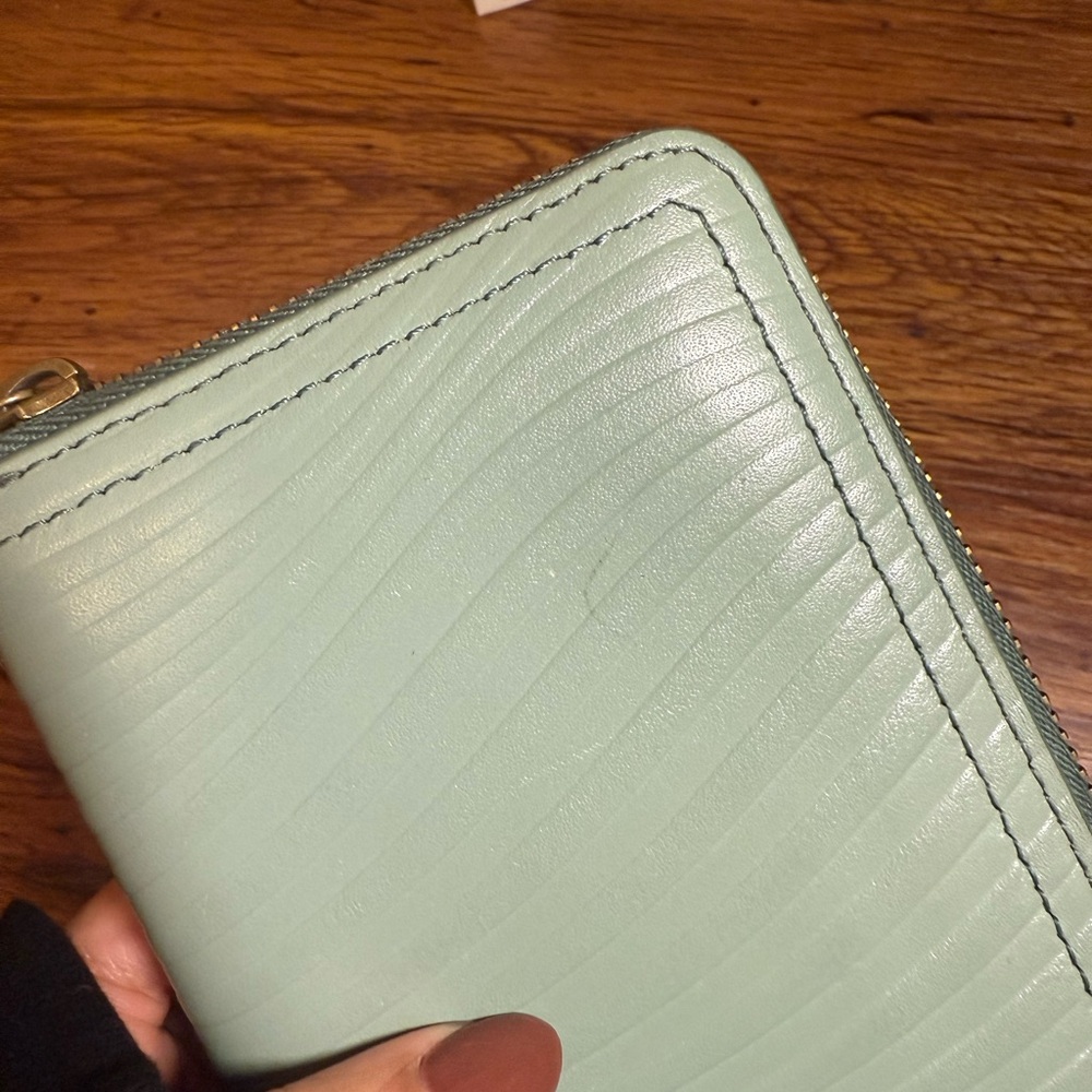 Fossil Leather Textured Clutch with Wrist Strap and hook Green Blue Wallet Card - Picture 4 of 7